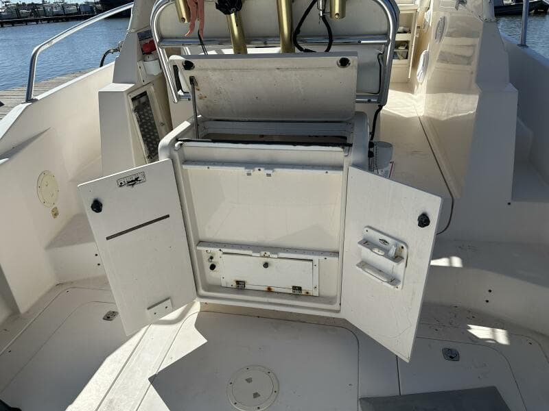 1994 Intrepid 376 Walkaround