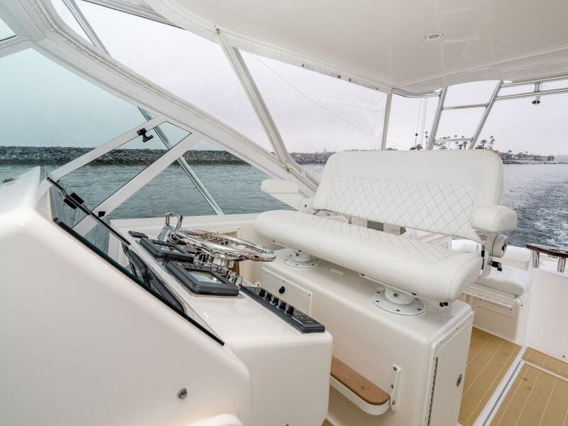 2008 Cabo 38 Express SHOW TIME - Helm