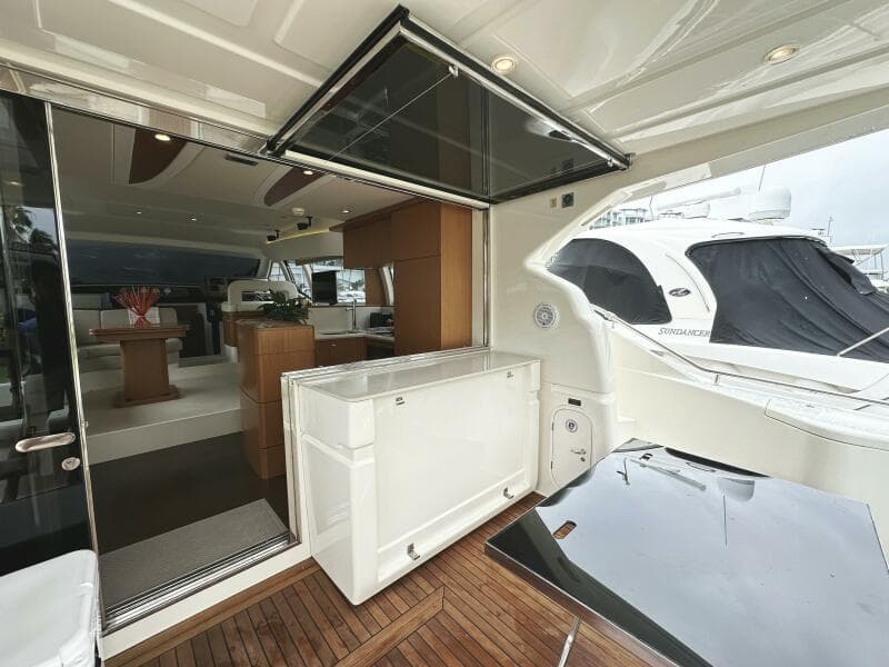 2014 Ferretti Yachts 530