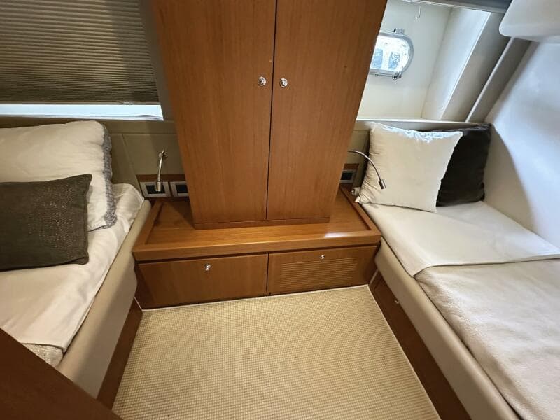 2014 Ferretti Yachts 530