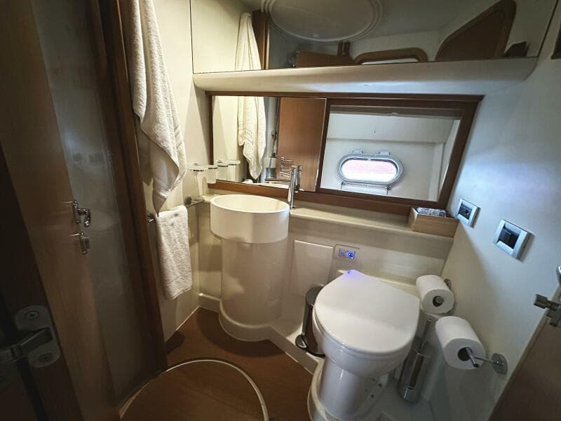 2014 Ferretti Yachts 530