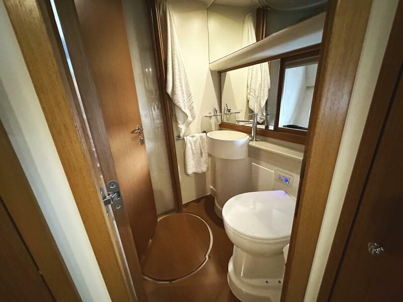 2014 Ferretti Yachts 530