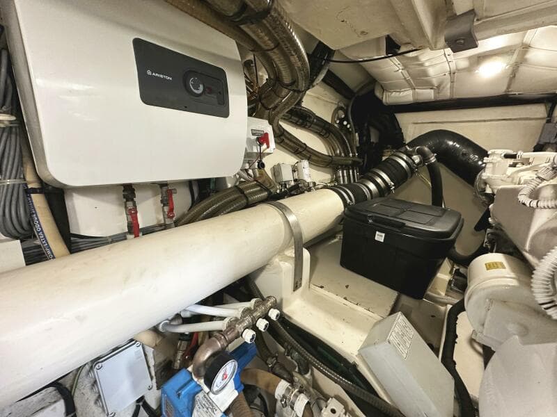 2014 Ferretti Yachts 530