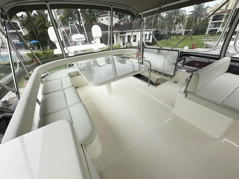 2014 Ferretti Yachts 530