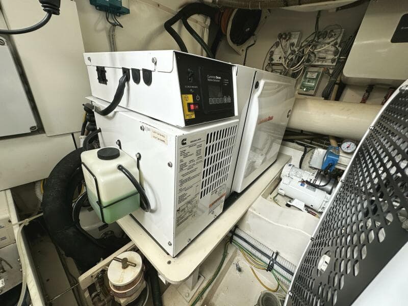 2014 Ferretti Yachts 530