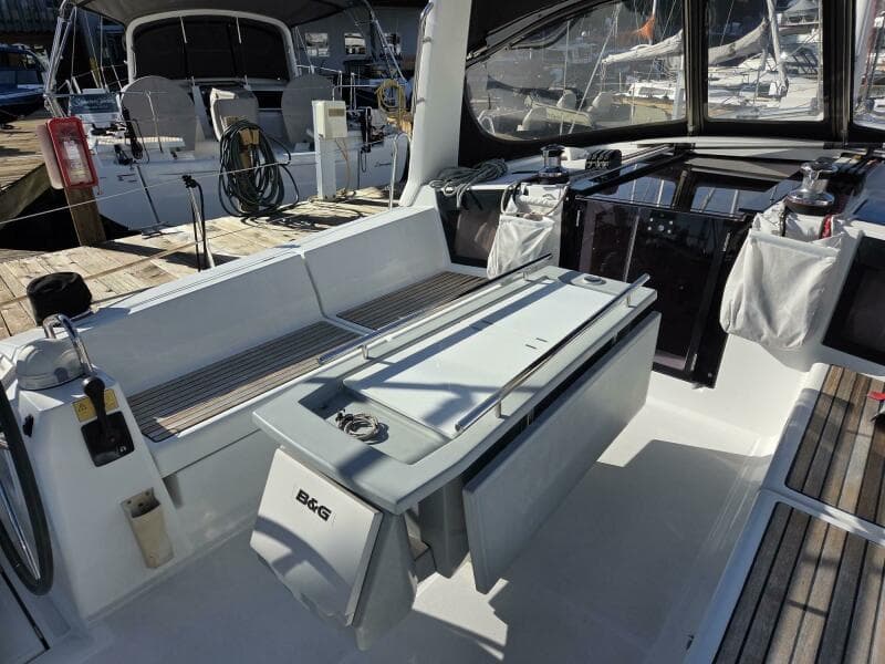 Beneteau 41 Cockpit