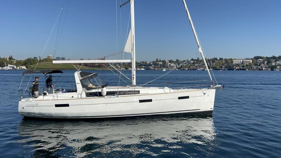 2014 Beneteau Oceanis 41 - Blue Jay