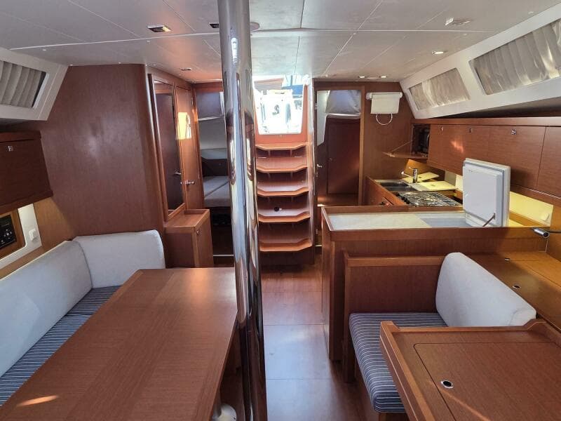Beneteau 41 Salon Looking Aft