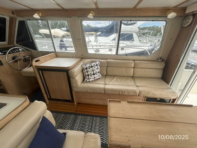 34' Sabreline salon starboard