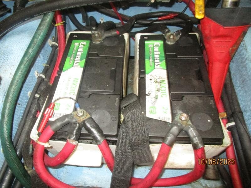 34' Sabreline batteries
