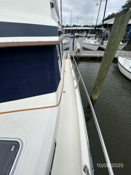 34' Sabreline port side deck1