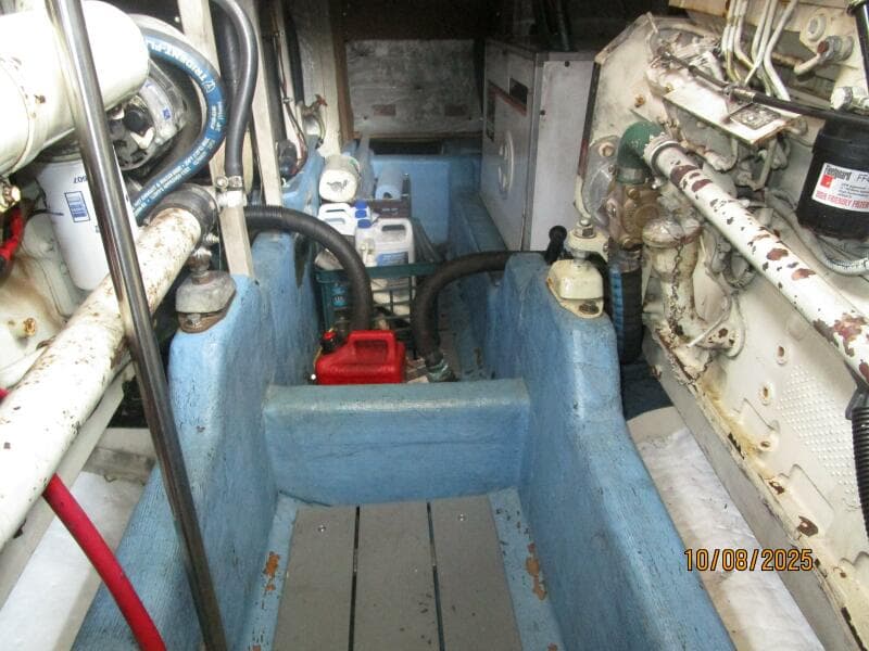 34' Sabreline engine room forward
