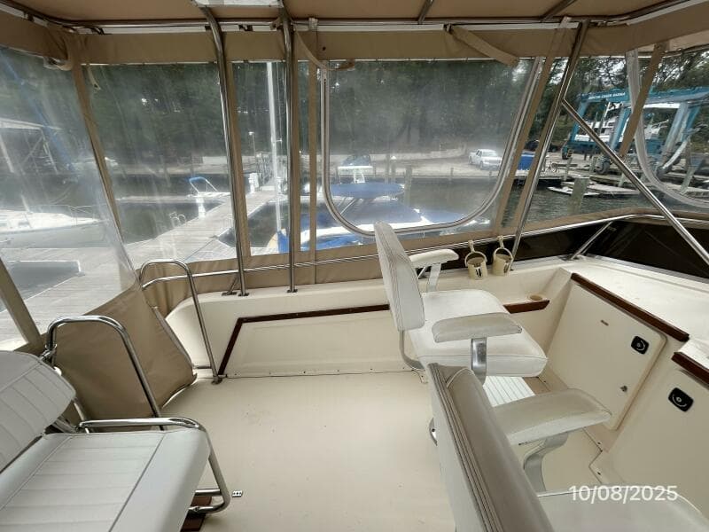 34' Sabreline flybridge port