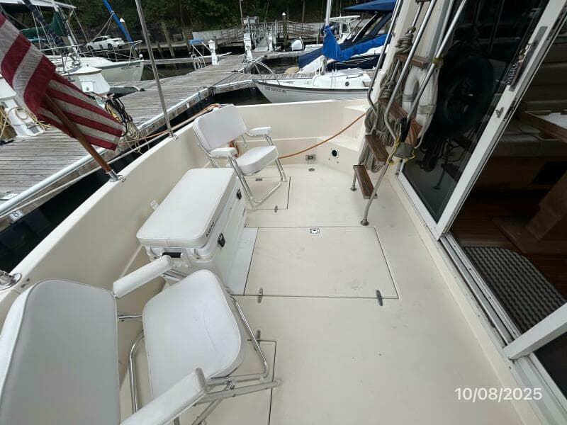 34' Sabreline cockpit port