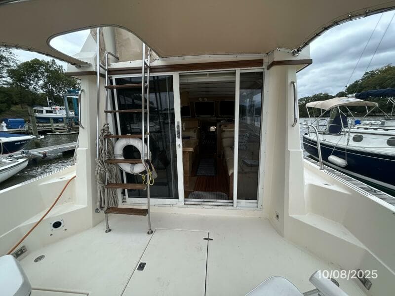 34' Sabreline cockpit forward