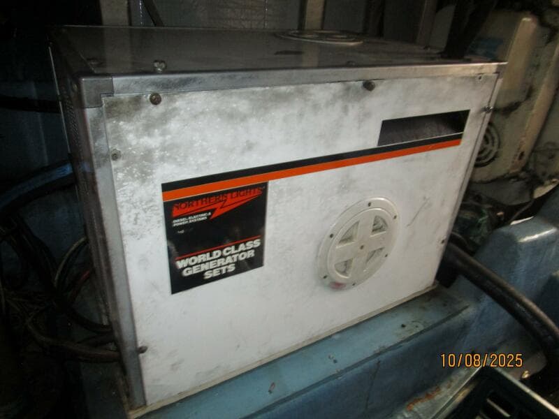 34' Sabreline generator soundbox