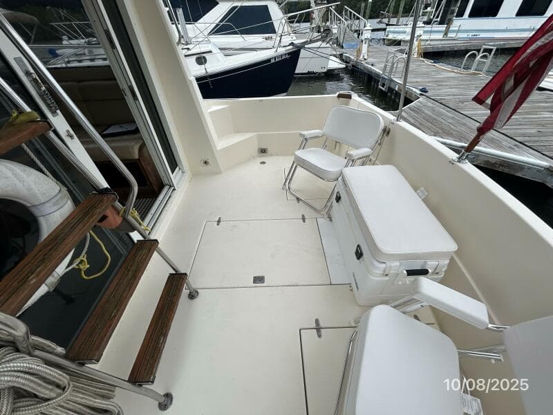 34' Sabreline cockpit starboard