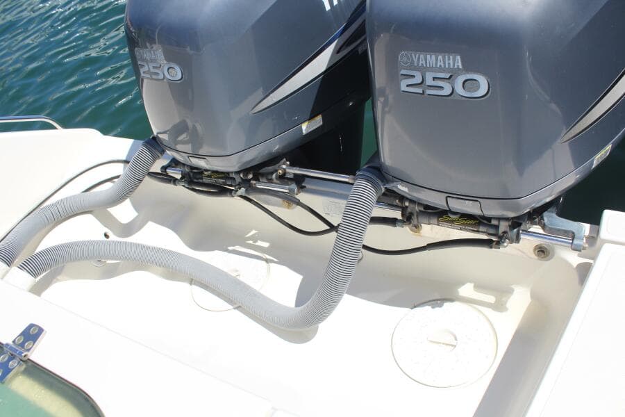 2008 Pursuit 3100 Sport