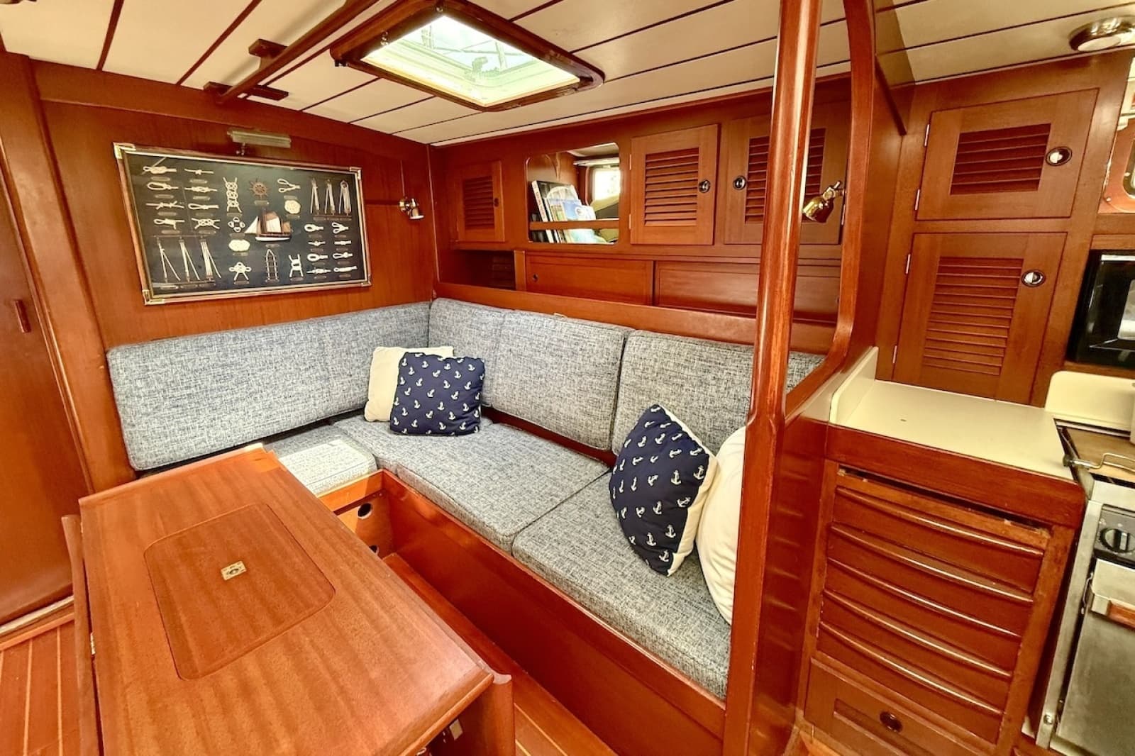 1984 Hallberg-Rassy 49 - Photo 24