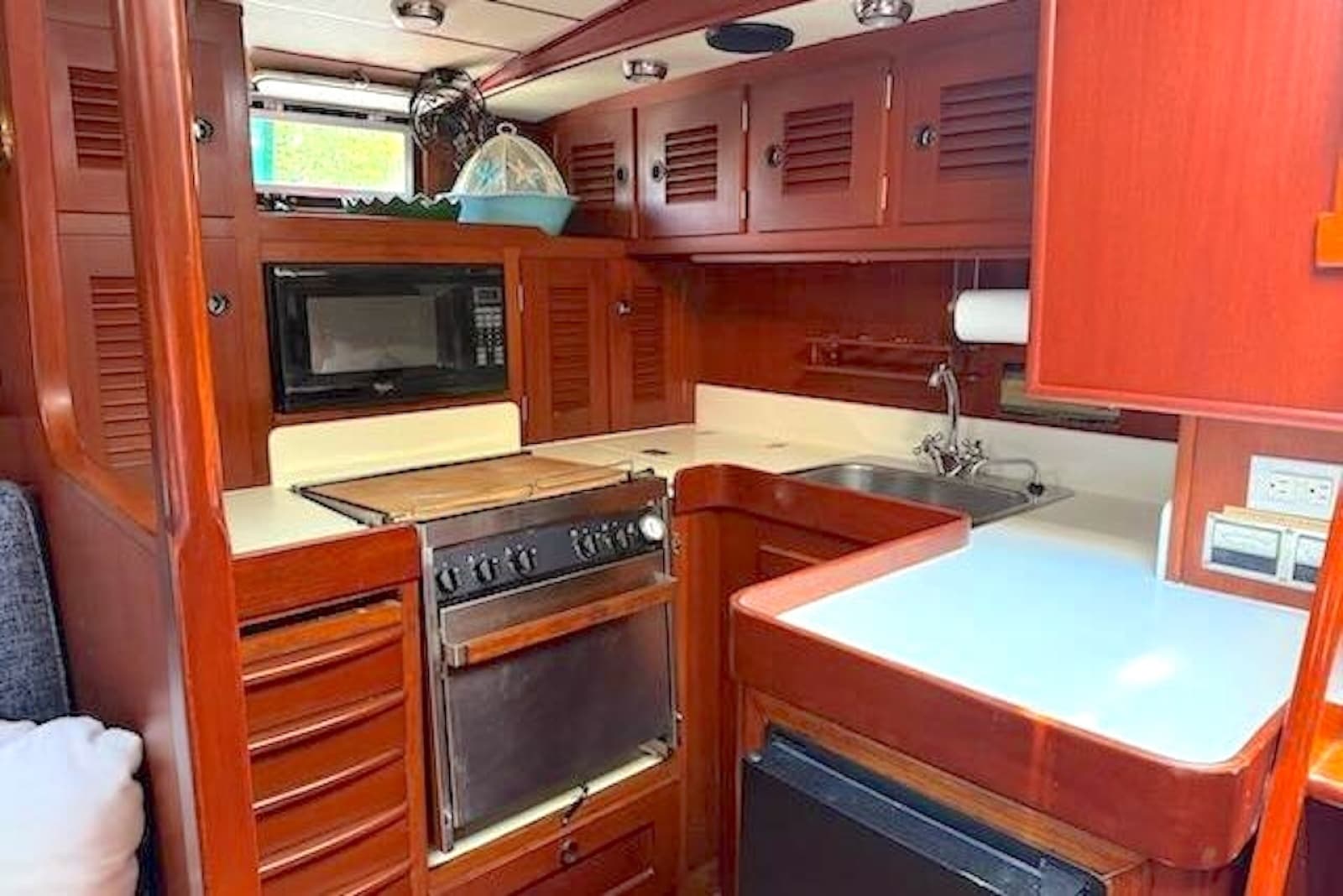 1984 Hallberg-Rassy 49 - Photo 26