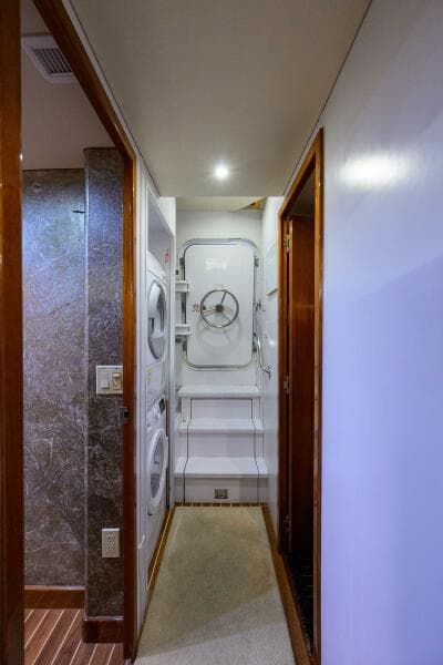 2009 Hatteras Enclosed Bridge