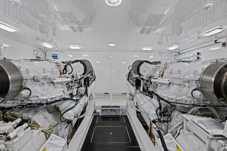 2012 82 Viking Convertible - Lady Di