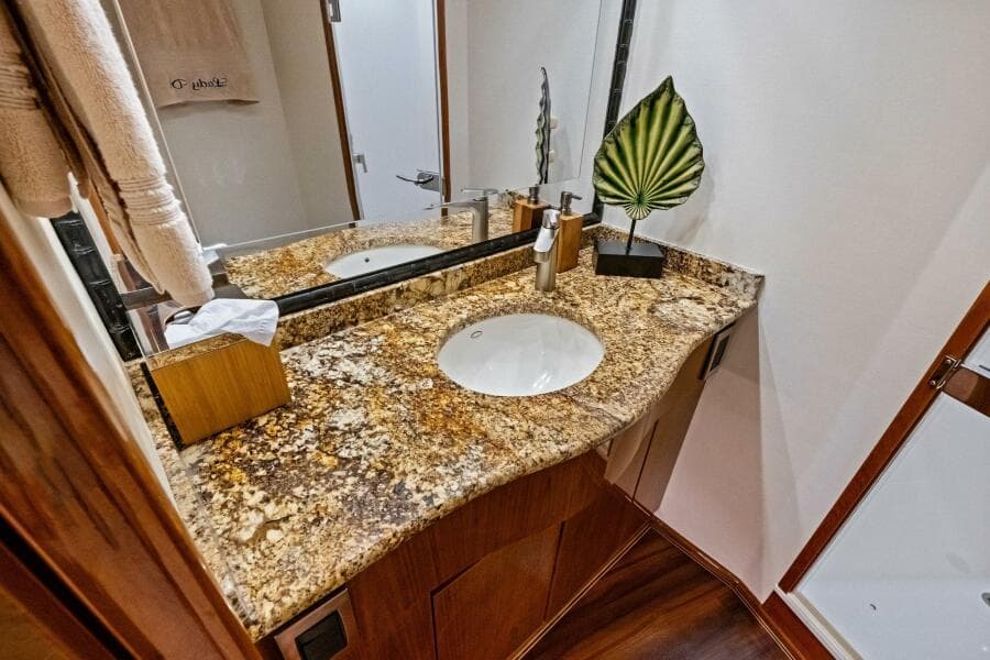 2012 82 Viking Convertible - Lady Di