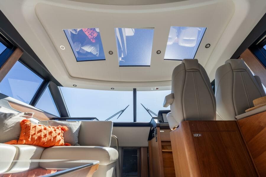 2019 Princess S65-CREWSZING- 