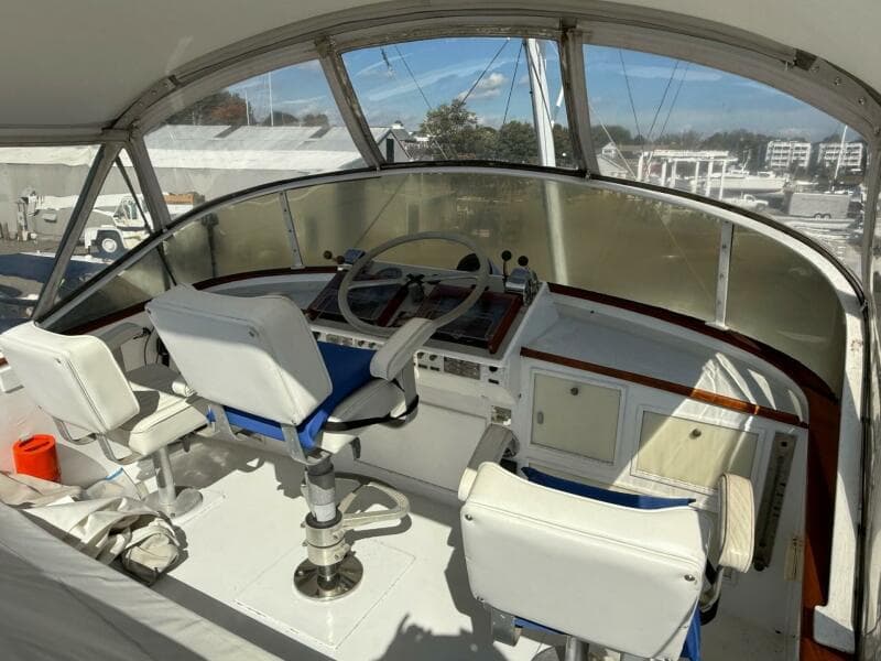 1967 Custom 42’ Flybridge Cruiser