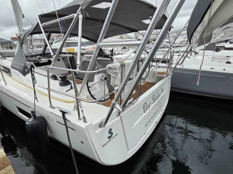 Transom w/ Davits (Dinghy not included)