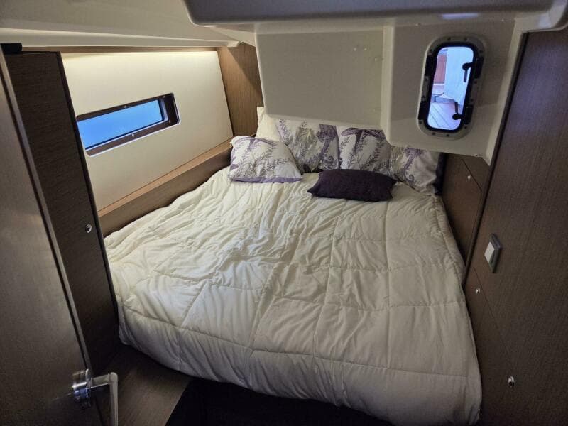 Aft Starboard Queen Berth