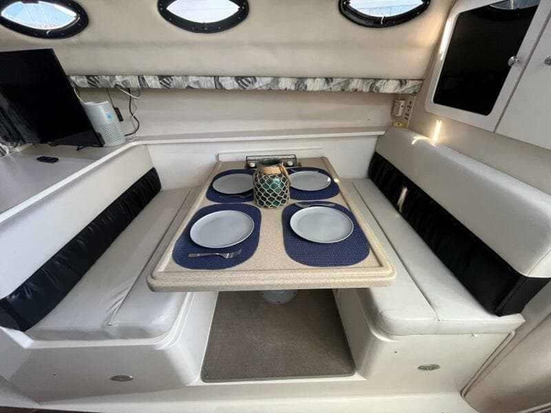 2001 Wellcraft 330 Coastal
