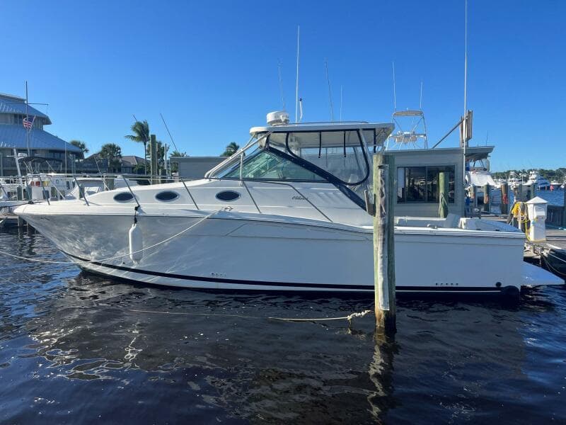 2001 Wellcraft 330 Coastal