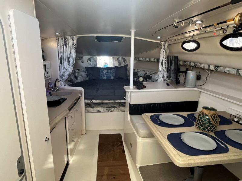 2001 Wellcraft 330 Coastal