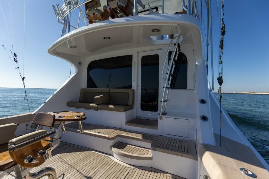 2008 60 Hatteras Blacksmith Stern Deck (1)