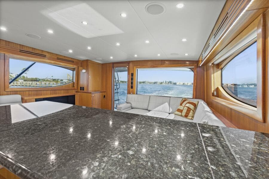 2008 60 Hatteras Blacksmith Salon (3)