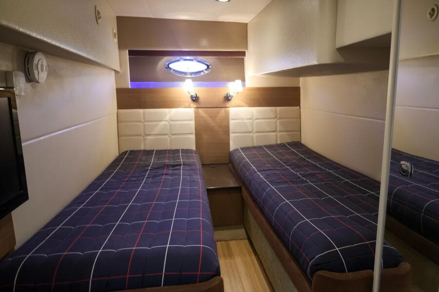 2013 Formula 45 Yacht