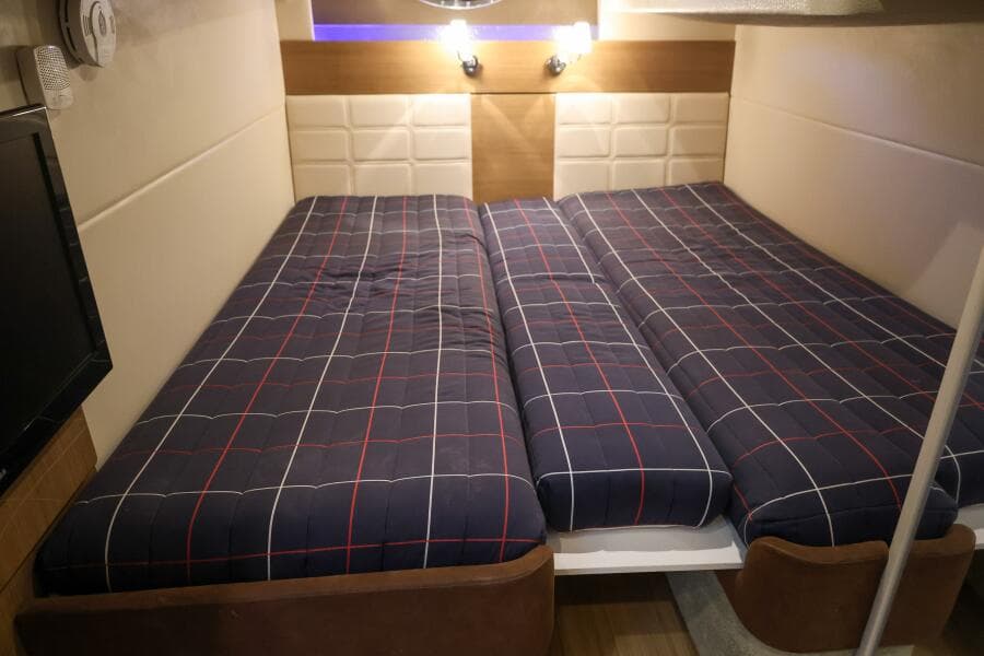 2013 Formula 45 Yacht