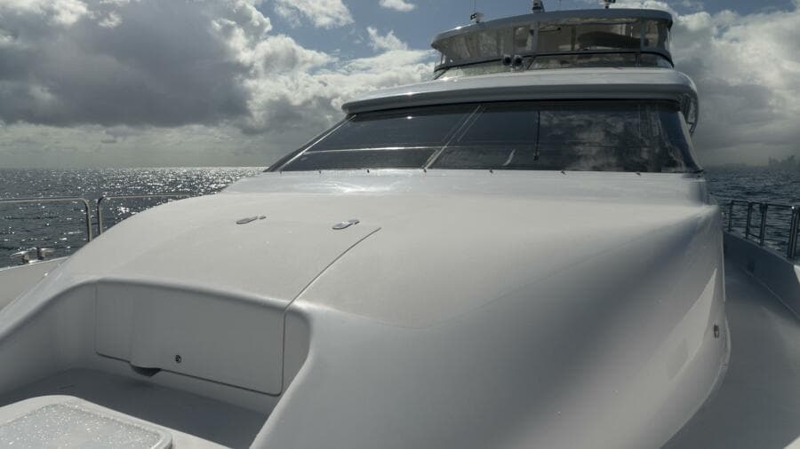 Hatteras 80 Gallopin- Bow