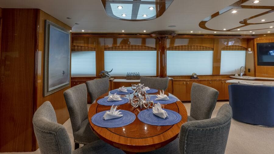 Hatteras 80 Gallopin- Salon Dinette