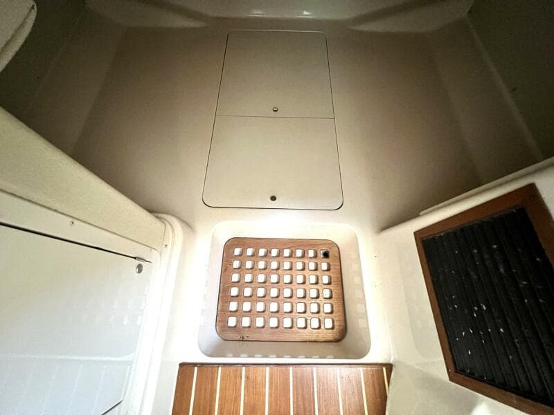 2004 Grady-White Express 330