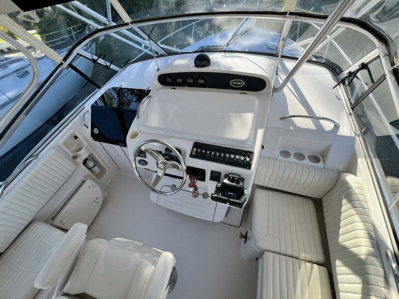 2004 Grady-White Express 330