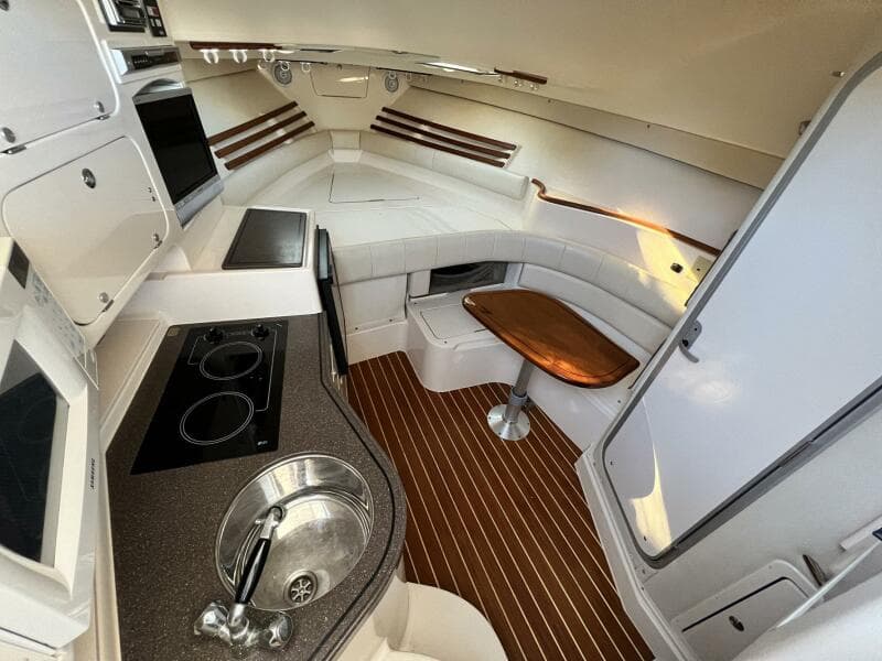 2004 Grady-White Express 330