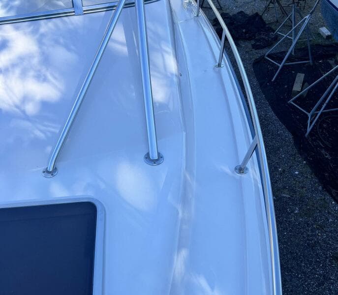 2004 Grady-White Express 330