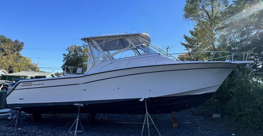 2004 Grady-White Express 330