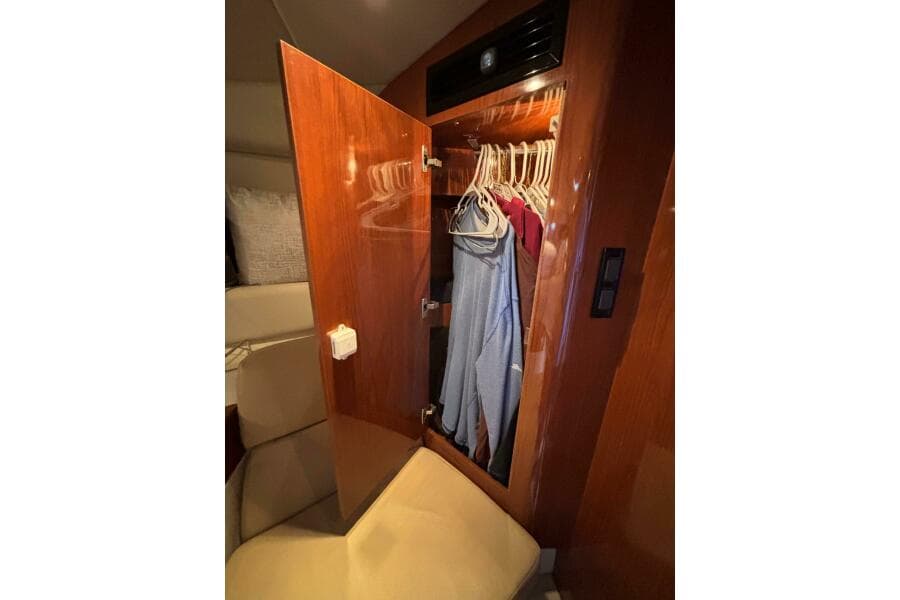 2007 Regal 3760 Sportyacht