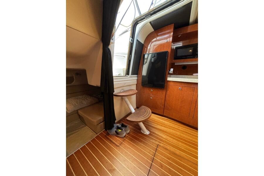 2007 Regal 3760 Sportyacht