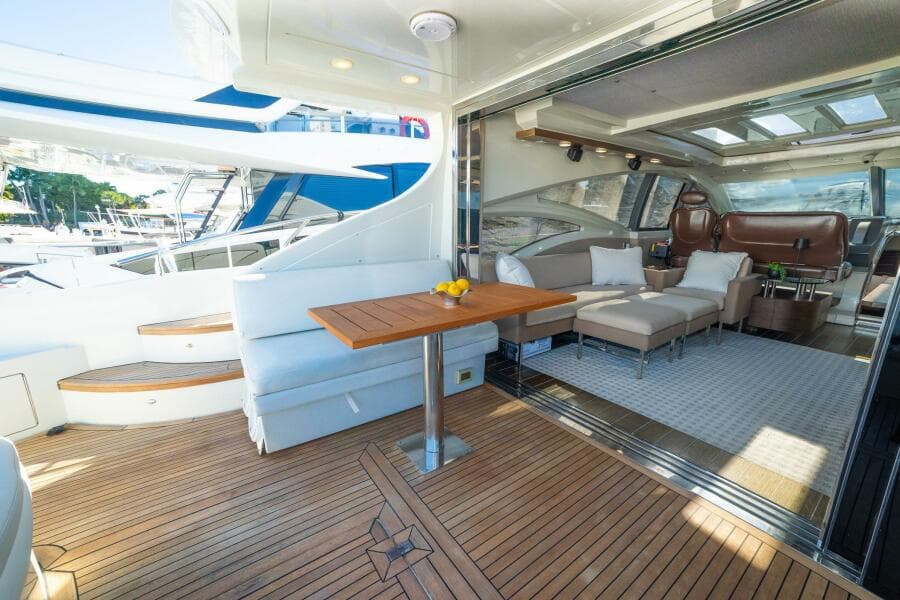 2011 Azimut 68S