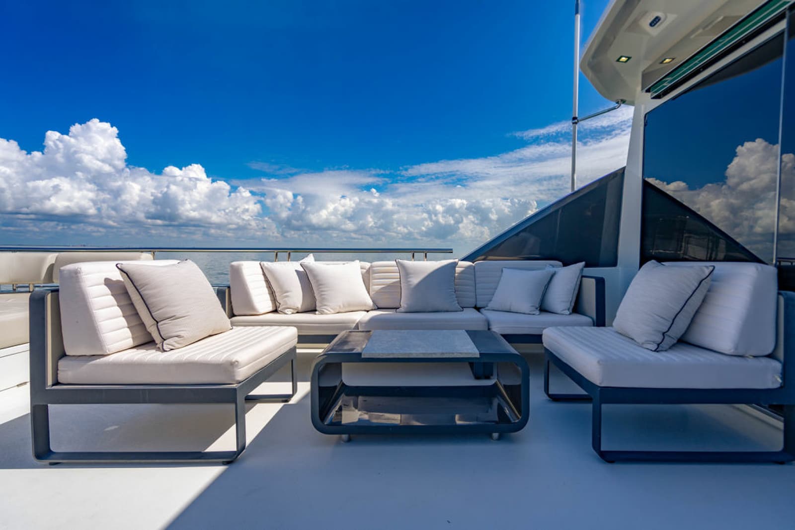 2020 Ocean Alexander 84R - Photo 52