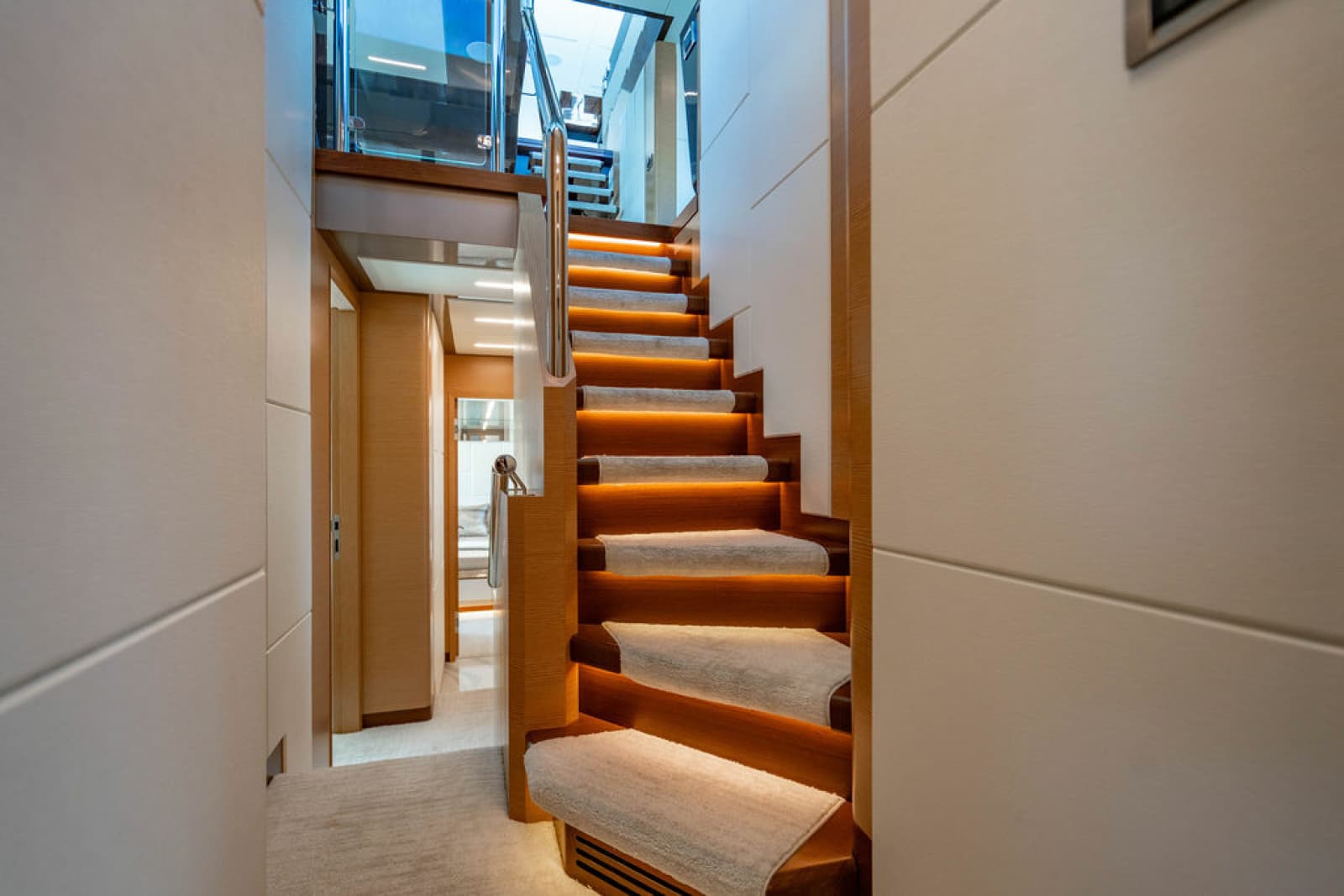 2020 Ocean Alexander 84R - Photo 41